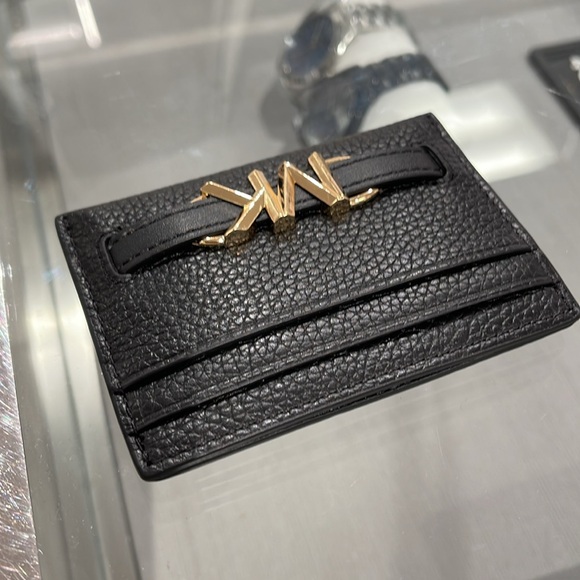 MICHAEL KORS
Reed Large Pebbled Leather Card Holder Case Wallet 
COLOR BLACK
NWT - Picture 15 of 16